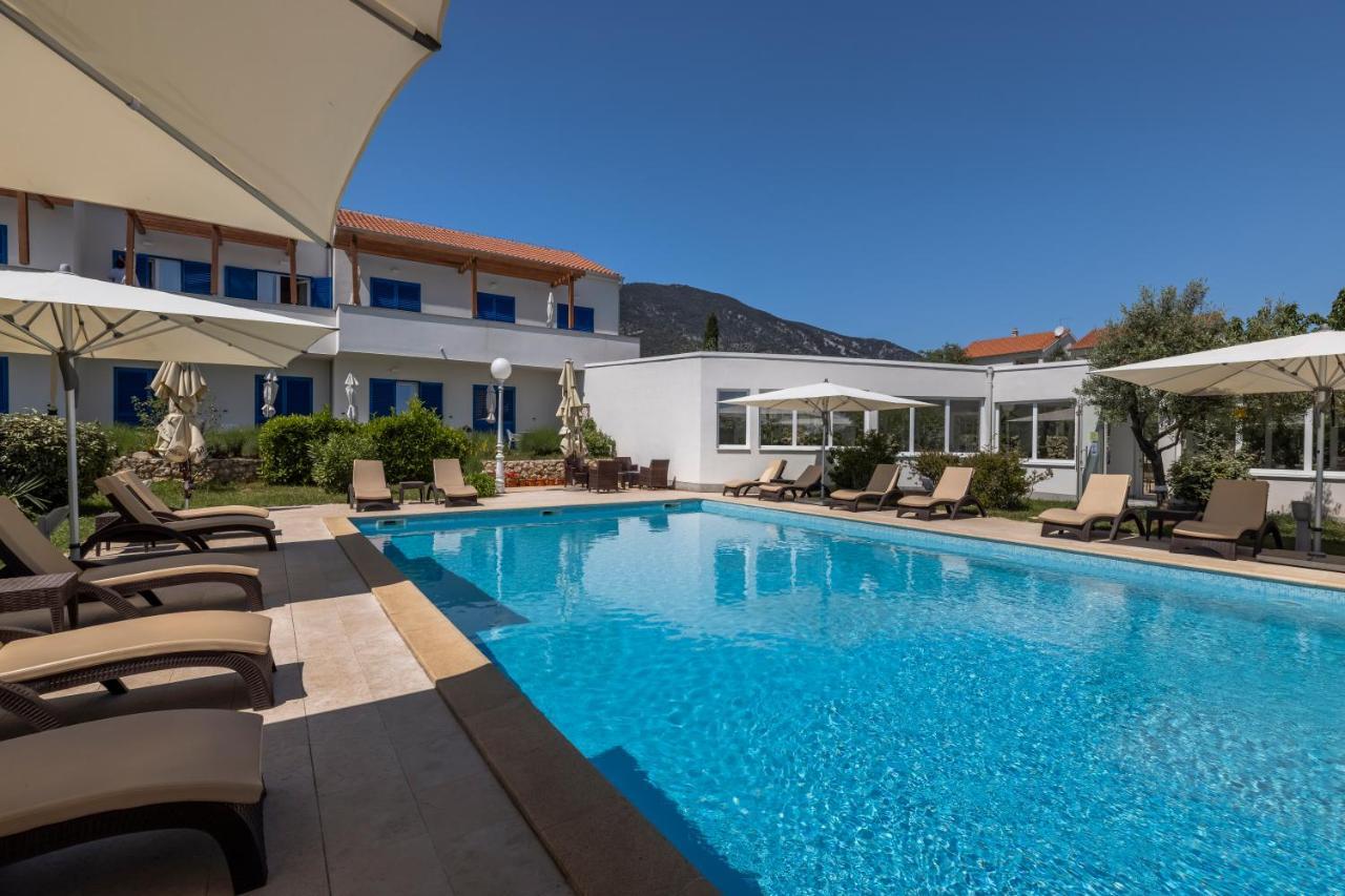 נזרין Hotel Manora מראה חיצוני תמונה