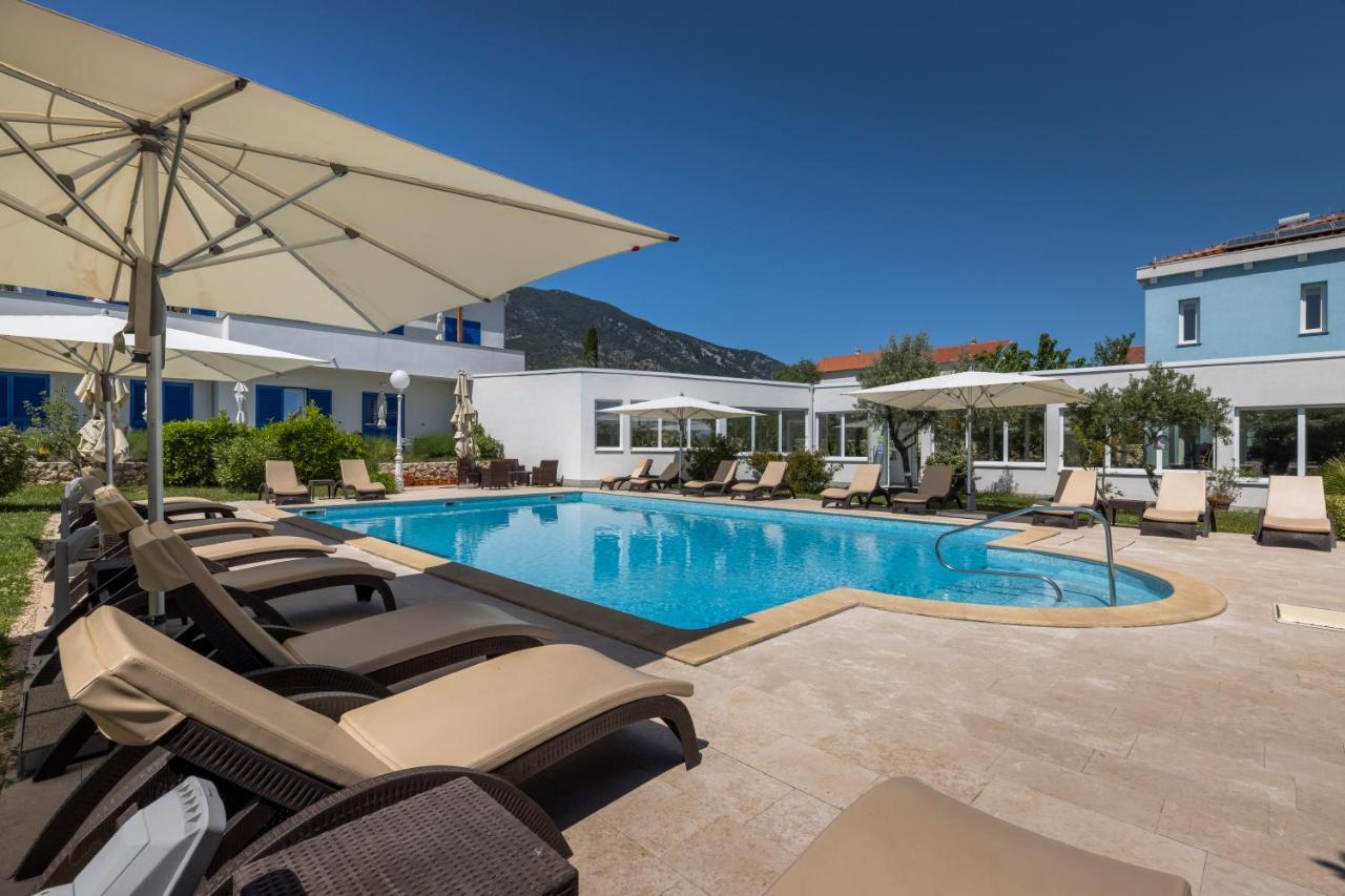 נזרין Hotel Manora מראה חיצוני תמונה