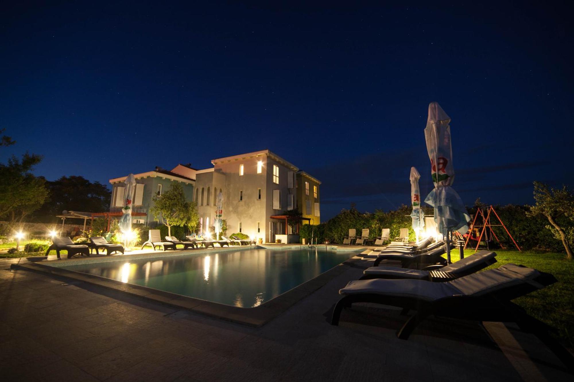 נזרין Hotel Manora מראה חיצוני תמונה