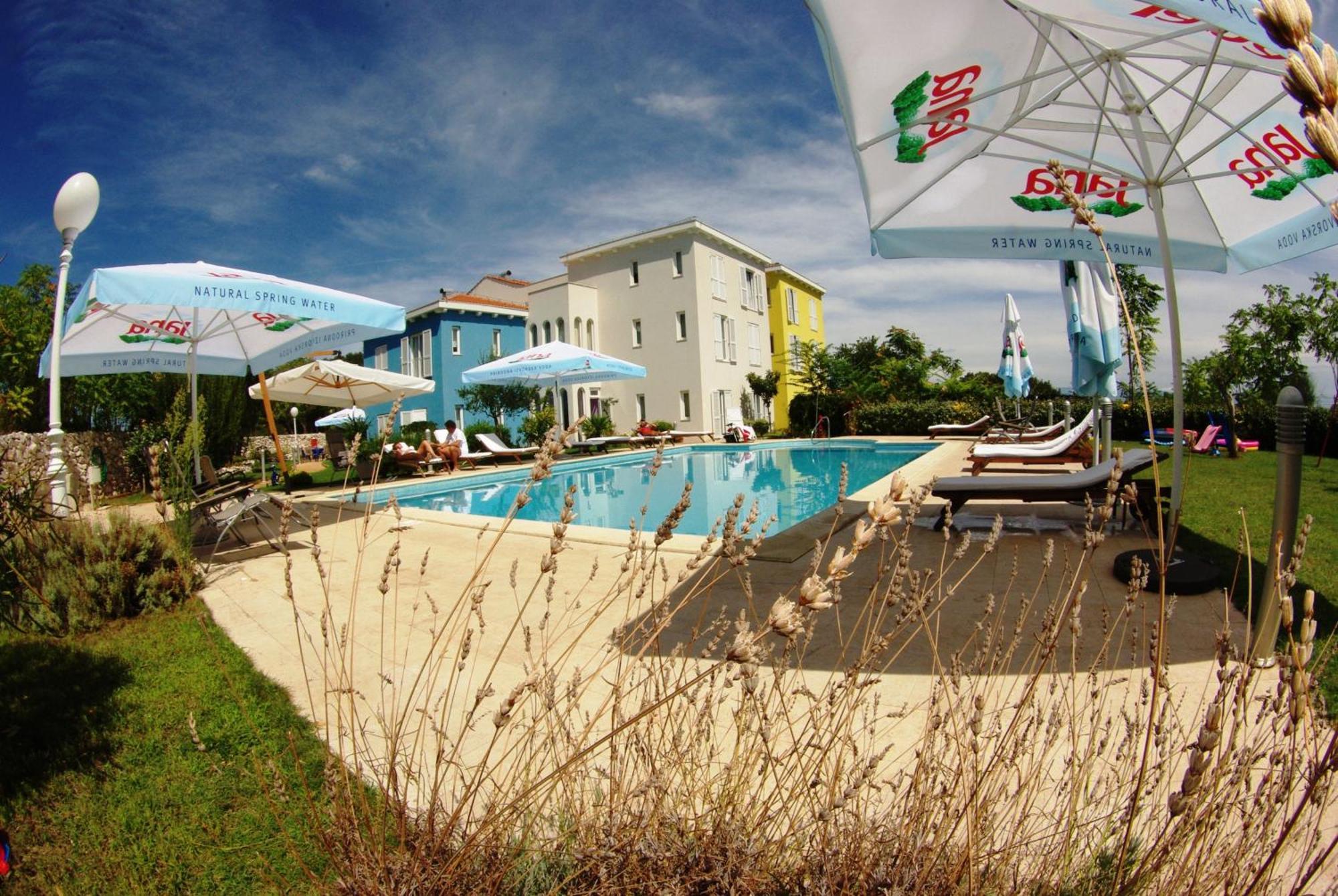 נזרין Hotel Manora מראה חיצוני תמונה