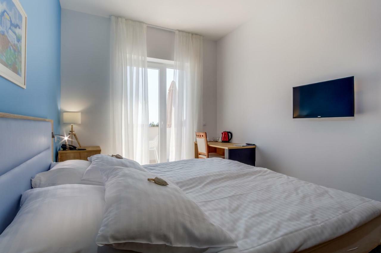 נזרין Hotel Manora מראה חיצוני תמונה