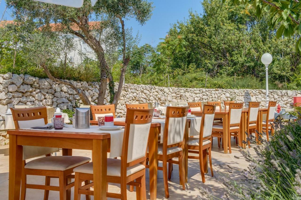 נזרין Hotel Manora מראה חיצוני תמונה