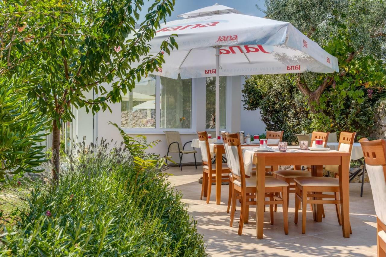 נזרין Hotel Manora מראה חיצוני תמונה
